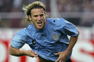 Nittio minuter för Forlan mot Rumänien