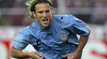 Nittio minuter för Forlan mot Rumänien