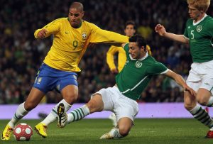 CdS; “Adriano sparkas av Corinthians”