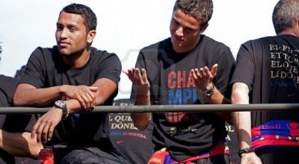 CdS: “Afellay och Adriano diskuterades under Barcelonas besök”