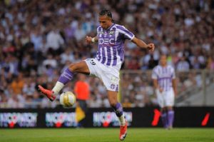 Capoue: “Glädjande med intresset från dessa stora lag”