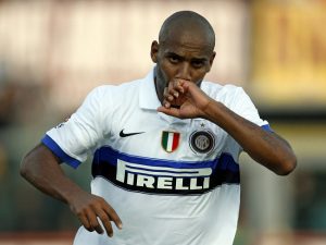 France Football: “PSG vill ha Maicon eller Isla”