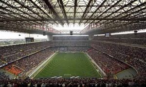 Syntetiskt och naturligt gräs på G.Meazza 2012/13