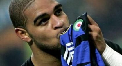 Adriano strular till det igen