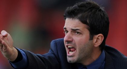Angry Stramaccioni injures hand!