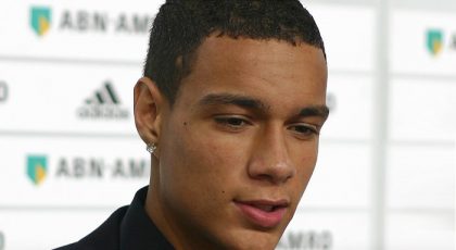 Sky – Only one of Isla or Van Der Wiel will come