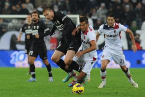 Manchester United join in race to sign Taider