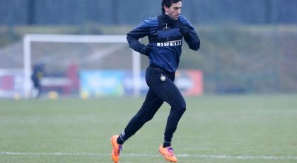 Photos: Icardi and Milito running on the pitch