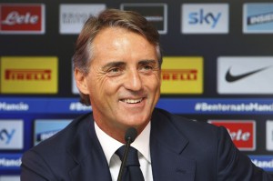 FC-Internazionale-Unveils-New-Coach-Roberto-Mancini