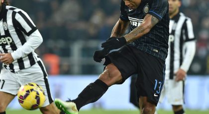 Sky: Guarin next to Medel in training