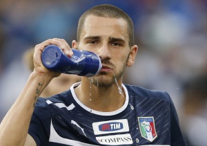 Italy's Bonucci drinks before his team's international friendly soccer match against Russia ahead of Euro 2012 in Zurich