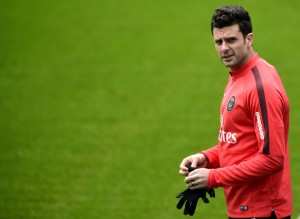 Paris Saint-Germain's Italian midfielder Thiago Motta arrives for a during a training session on April 4, 2015 at the Camp-des-Loges in Saint-Germain-en-Laye, western Paris, on the eve of their Ligue 1 football match against Marseille. AFP PHOTO / FRANCK FIFE        (Photo credit should read FRANCK FIFE/AFP/Getty Images)