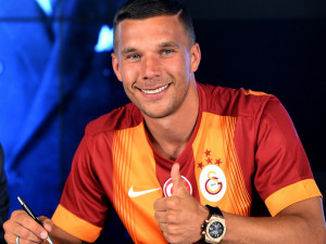 Lukas-Podolski-signs-threeyear-Galatasaray-d_3321578