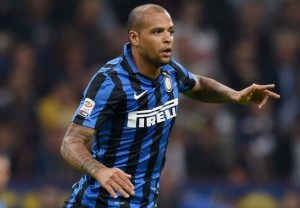MILAN, ITALY - SEPTEMBER 13:  Felipe Melo of FC Internazionale in action during the Serie A match between FC Internazionale Milano and AC Milan at Stadio Giuseppe Meazza on September 13, 2015 in Milan, Italy.  (Photo by Claudio Villa - Inter/Inter via Getty Images)