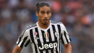 MARSEILLE, FRANCE - AUGUST 01:  Martin Caceres of Juventus FC in action during the preseason friendly match between Olympique de Marseille and Juventus FC at Stade Velodrome on August 1, 2015 in Marseille, France.  (Photo by Valerio Pennicino/Getty Images)