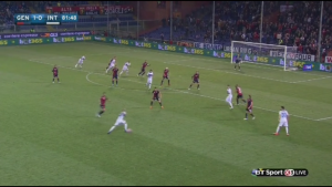  Melo receives the ball in front of the defense, he has Palacio alone in his left waiting for a cross and also a 3vs1 in favor of his teammates in the same place. Conditions, hence, ideal for a cross towards that area. What did he choose? To make a terrible shot that ended up at a defenders feet.