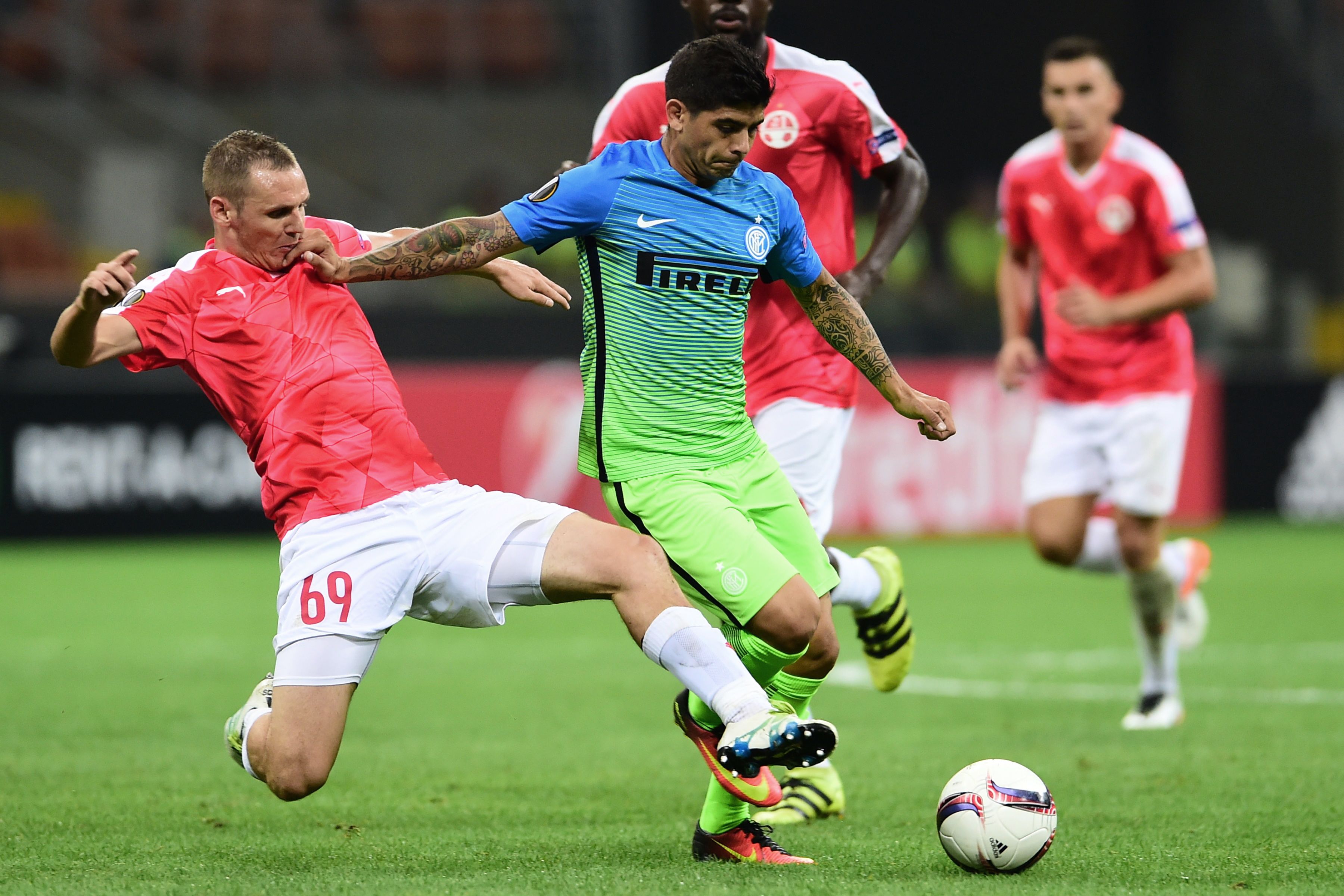 Banega’s agent: Ever’s very happy with the club