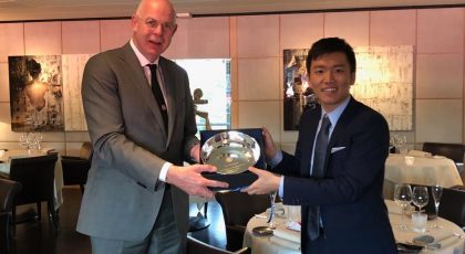 Inter & PSV Directors Exchange Gifts Ahead of Tonight’s Champions League Clash