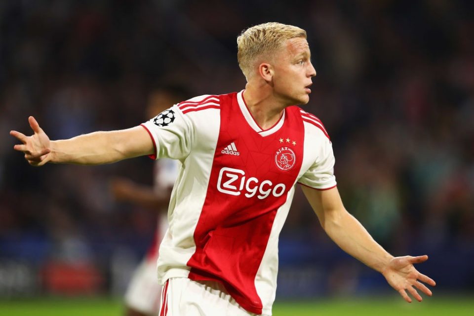 Inter Target Van De Beek Dodges Questions About Future At Ajax