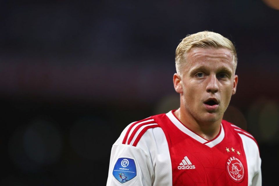 Inter Keeping Tabs On Ajax’s Van de Beek Among Others As They Eye Midfield Improvement