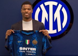 Official – Denzel Dumfries Called Up By Inter Coach Simone Inzaghi For Genoa Clash
