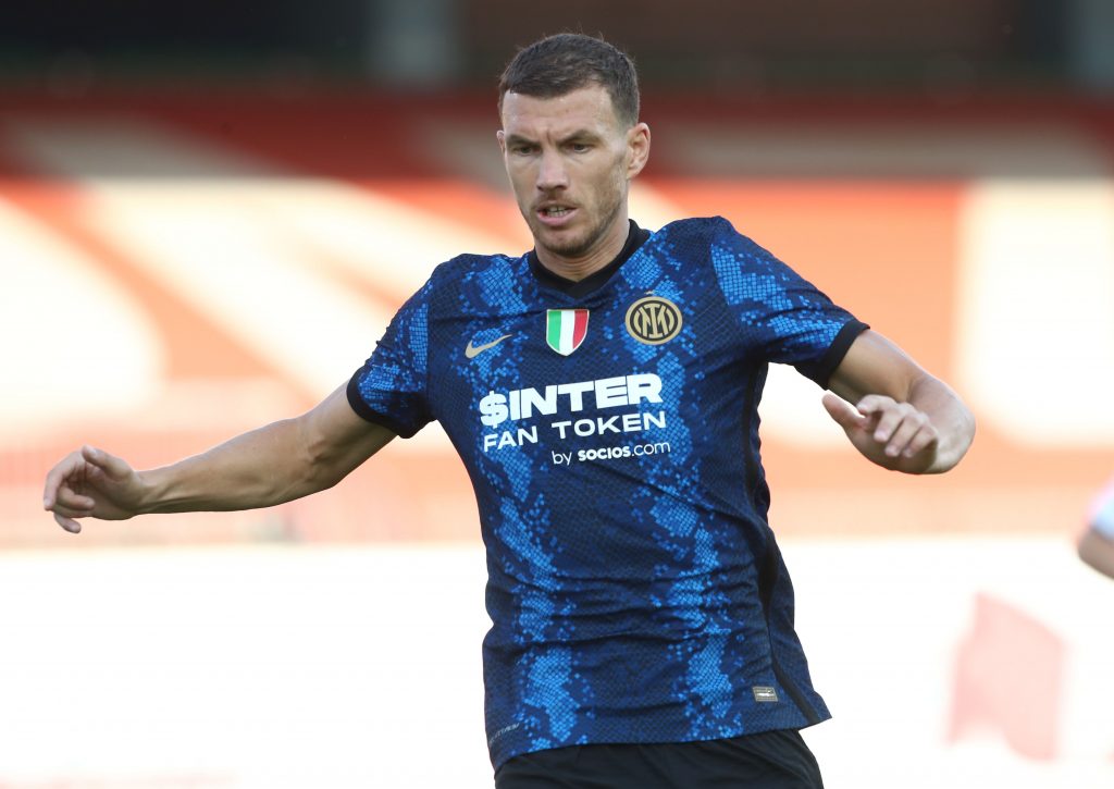 Video – Inter Give Edin Dzeko The Player Of The Month Award For October