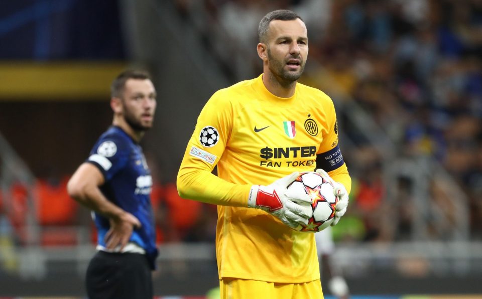 Samir Handanovic To Agree Contract Extension At Inter On Reduced Wages, Italian Media Report