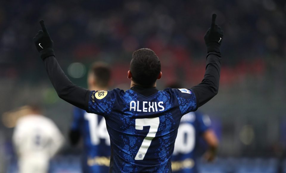 Photo – Inter Forward Alexis Sanchez Celebrates Serie A Win Over Salernitana