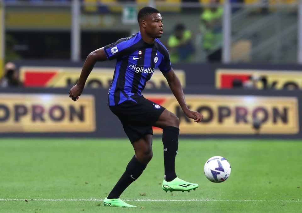 Manchester United has been asked to pay €60m to sign Inter Milan right-back defender