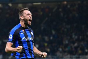 Agent Of Inter Milan Defender Stefan De Vrij: “Nerazzurri Have Contacted Me About Contract Renewal, He Wants To Stay But Has Interest From Spain”
