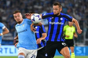 Stefan De Vrij In No Rush To Accept Inter Milan’s Contract Extension Offer Amid Villarreal & Premier League Interest, Italian Media Report