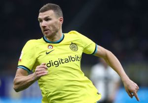 Photo – Inter Milan Striker Edin Dzeko Celebrates Sassuolo Win In Serie A