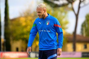 Photo – Inter Milan Wingback Laser-Sharp During Italy Gathering